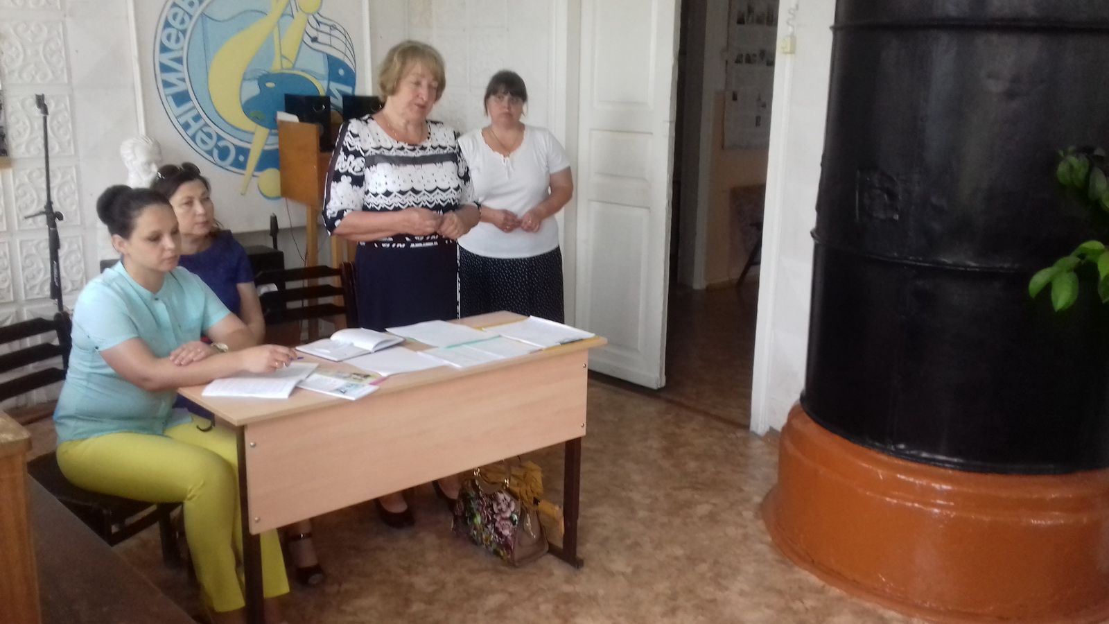 В Ульяновской области права детей-сирот обсудили на круглом столе В Ульяновской области права детей-сирот обсудили на круглом столе