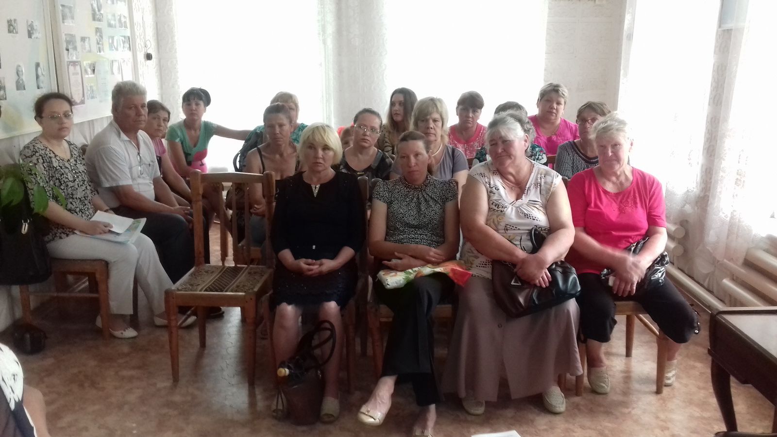В Ульяновской области права детей-сирот обсудили на круглом столе В Ульяновской области права детей-сирот обсудили на круглом столе
