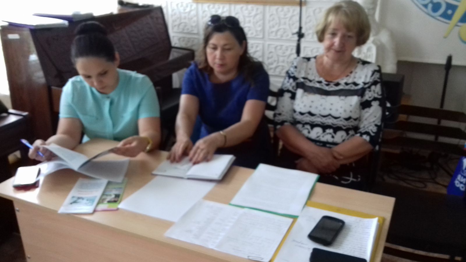 В Ульяновской области права детей-сирот обсудили на круглом столе В Ульяновской области права детей-сирот обсудили на круглом столе