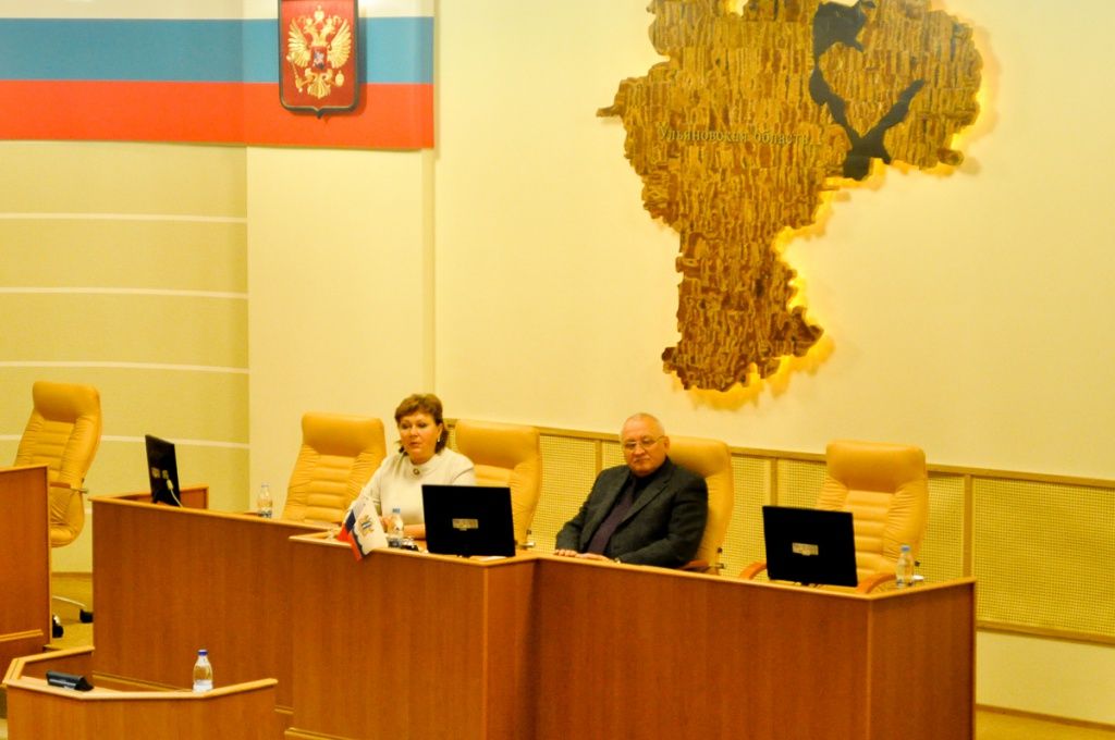 В Законодательном Собрании обсудили проблемы регионального нормотворчества В Законодательном Собрании обсудили проблемы регионального нормотворчества